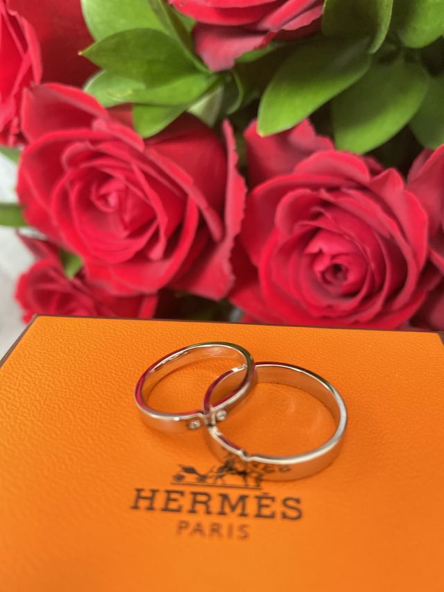 HERMESらしくとってもシンプルで重ね付けもしやすいです♡