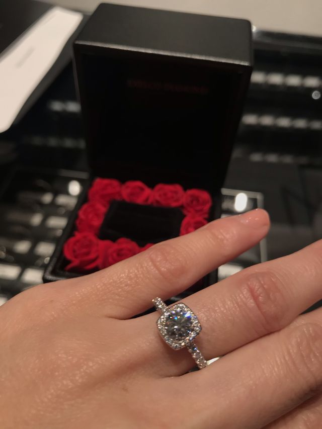 セミオーダーでスクエア用の台座にラウンドダイヤをセミオーダー