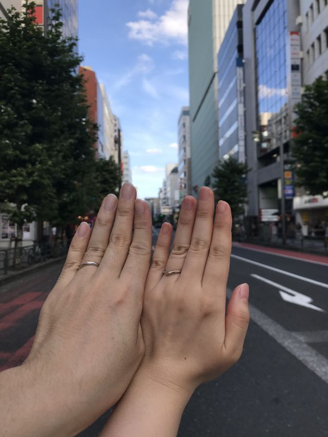 指にぴったり合う形の指輪が見つけられました。
