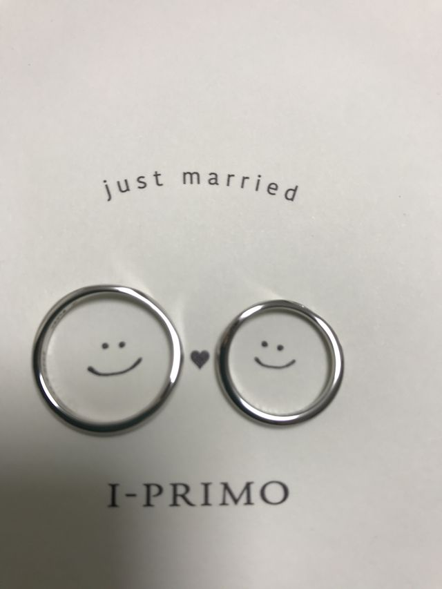 とても可愛いデザインです。ペアでお揃いのデザインです。