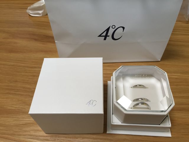 ケースの蓋がクリスタル使用