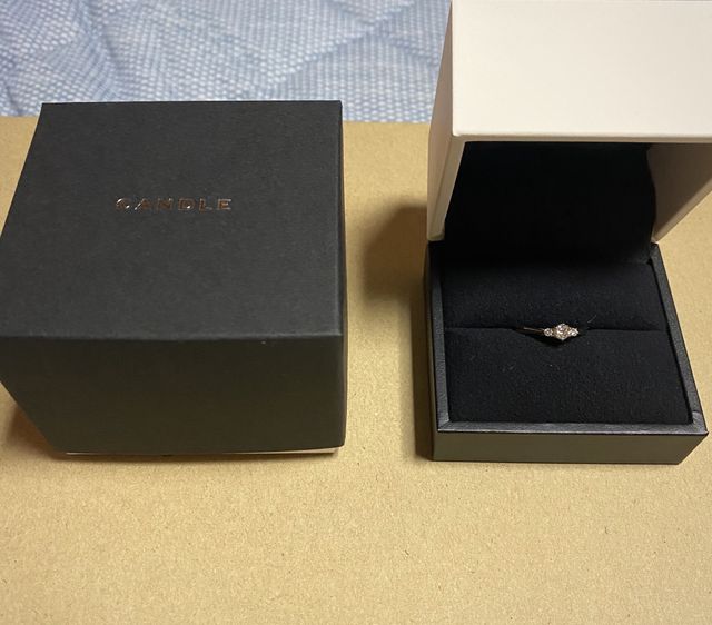 黒と白のシンプルなボックスで大人っぽいです