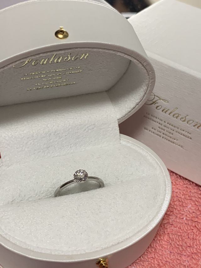 BOXもホワイトモチーフでとても可愛い