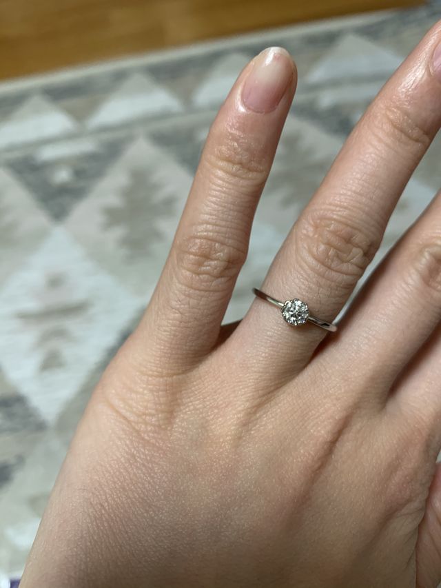 マリーゴールドというリングで縁がお花型でとても可愛い
