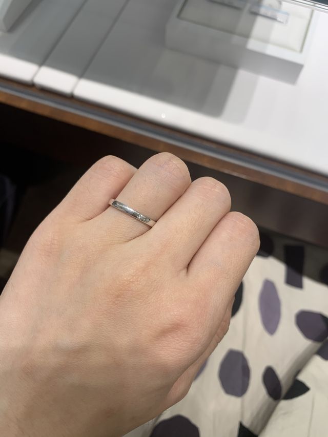 シンプルな1石(4点留め)の2.2ミリのスクエアタイプ