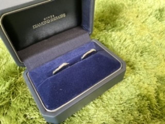 シンプルだけどねじれとダイヤがあり、特別感がある！