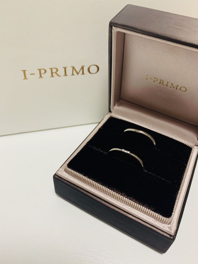 Vデザインの細目の可愛らしいデザインです。