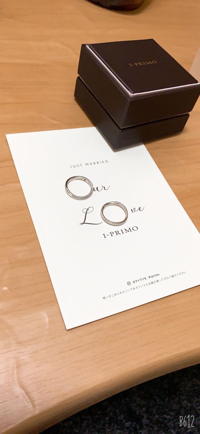 結婚指輪を渡した後の記念撮影