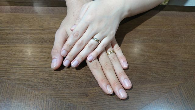 出来上がった指輪を引き取った時の撮っていただいた写真です。