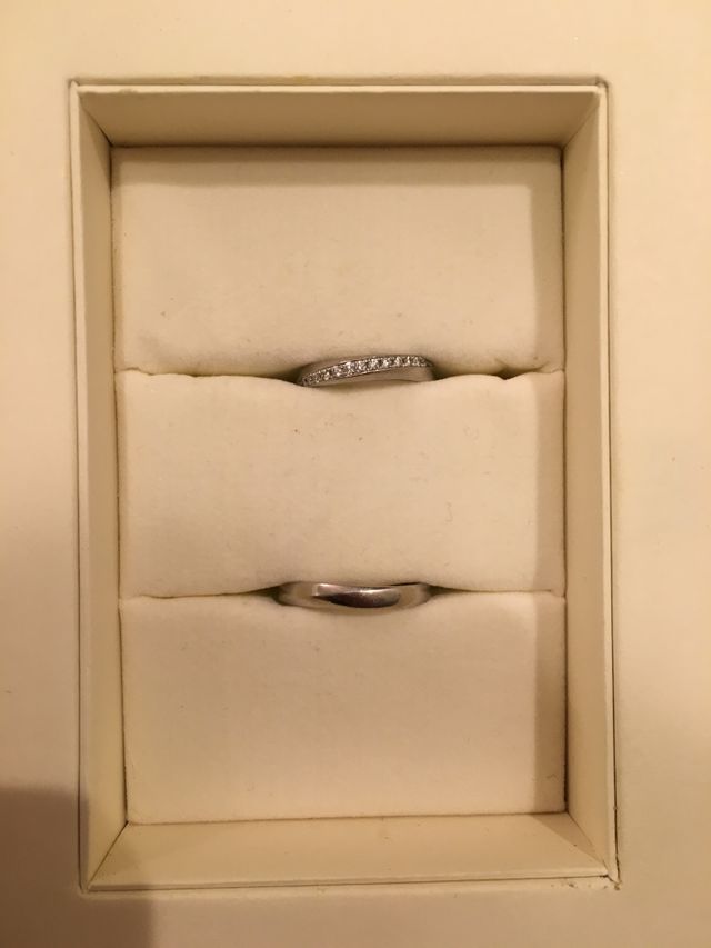 主人はダイヤなし、私はダイヤありのペアリングにしました。