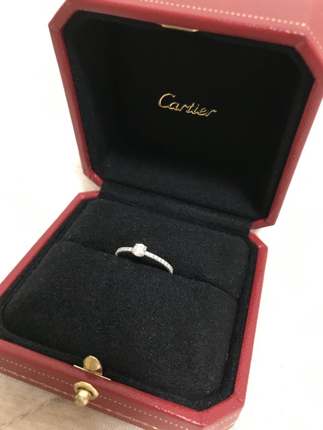 細身のリングと赤いボックスがお気に入りです。