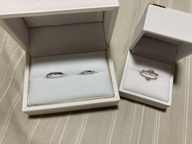 エンゲージとマリッジリングです。
