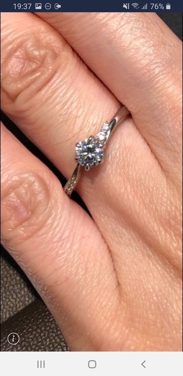 アンドロメダという銀河をイメージした指輪だそうです。