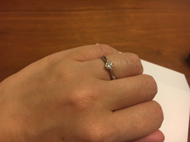 シンプルなラインに一粒ダイヤがステキです。