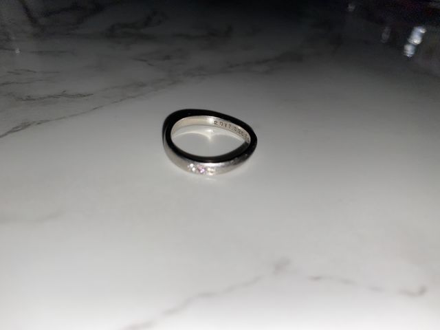 ねじれていて細く見える様にフルオーダーしました。