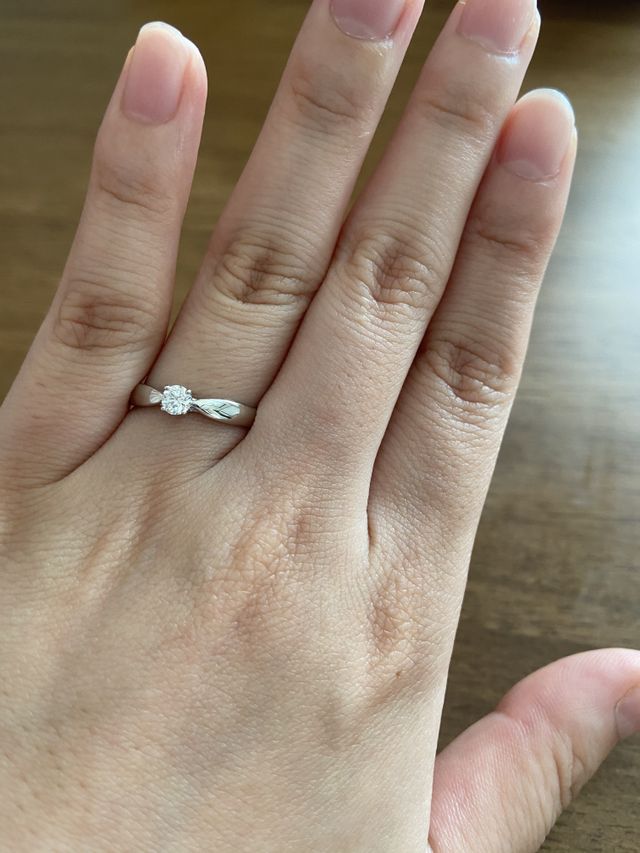 4本爪のリングです。