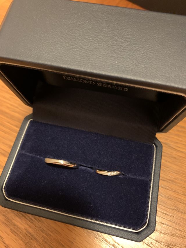 軽いV字型のデザイン