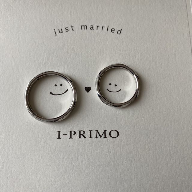 カクカクしたデザインですが付けてみるゴツく見えません。