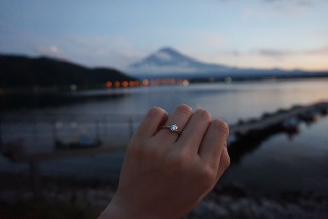 富士山を背景に着用ショットを撮ってみました。