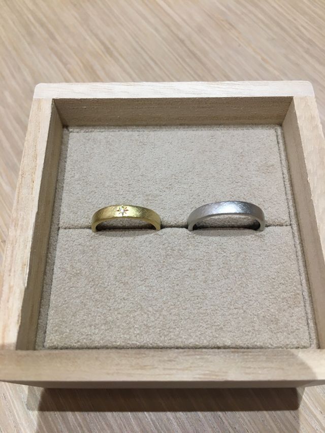 指輪受け取り時の写真です