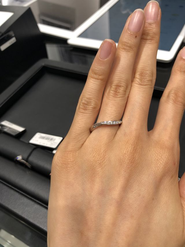 ウェーブのリングです。