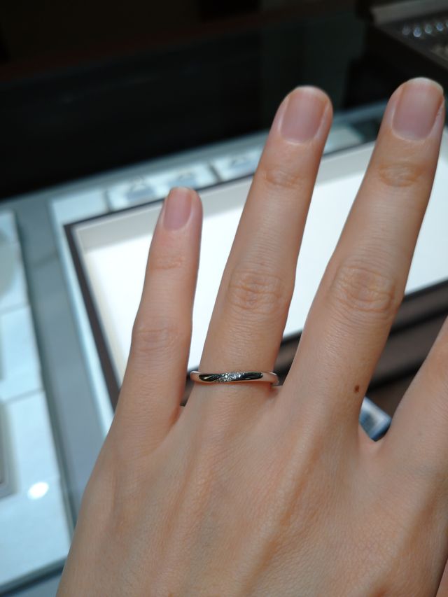 プラチナ950細身のデザイン。