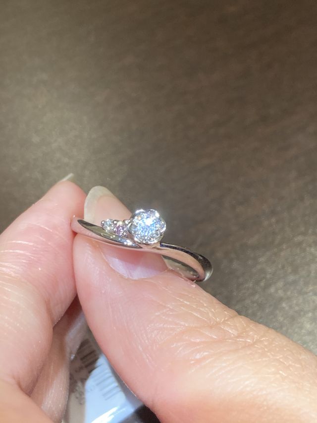 購入した指輪のサンプルです。