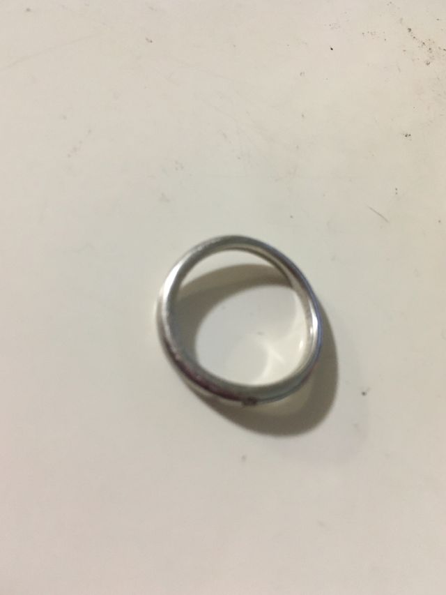 普段使いに気兼ねなくつけられるようにシンプルにしました