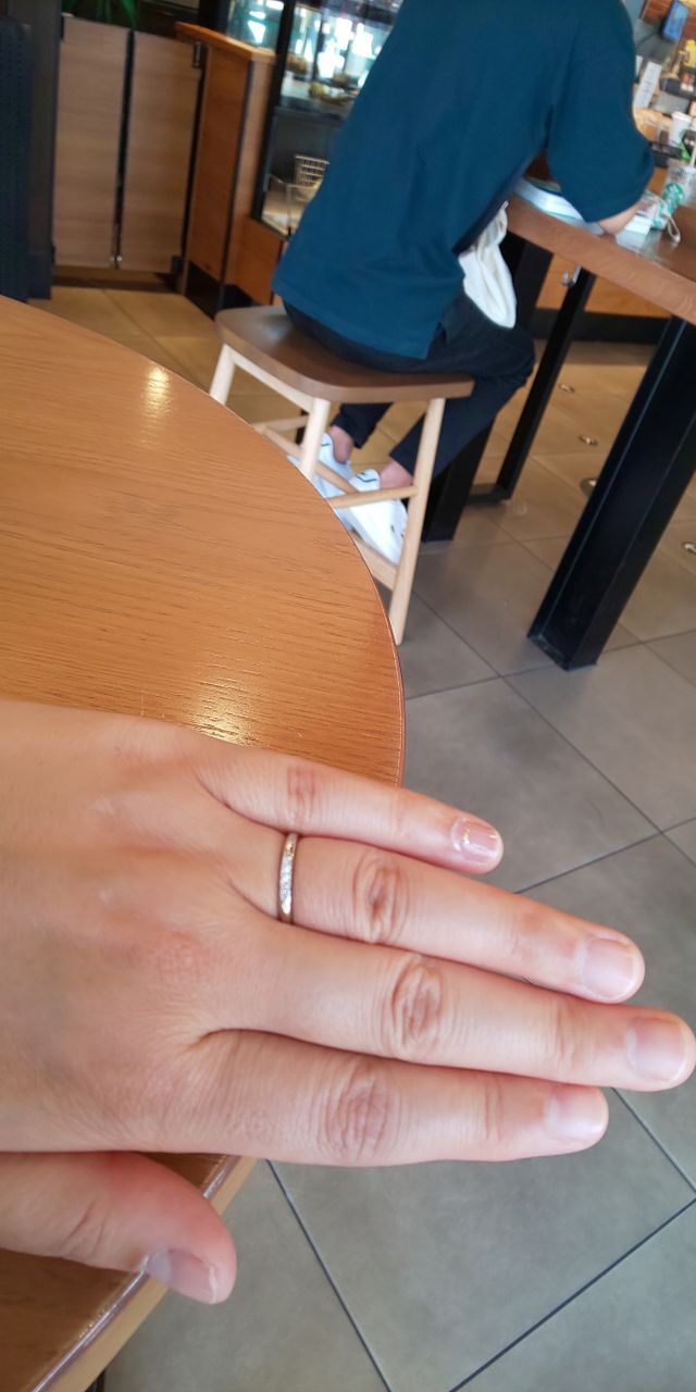 シンプルであきのこないデザインです。４０代でもつけやすい。