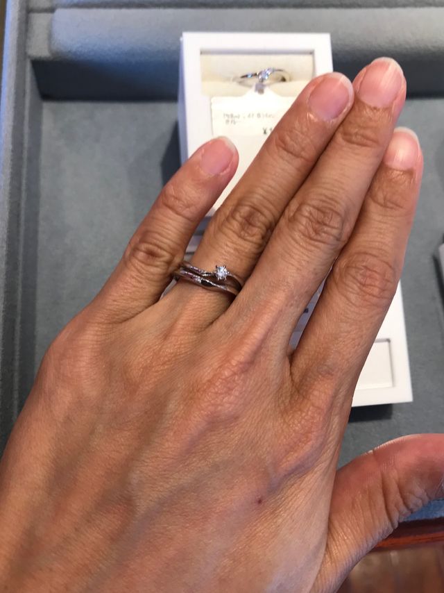 ウェーブがあり指がきれいに見えます