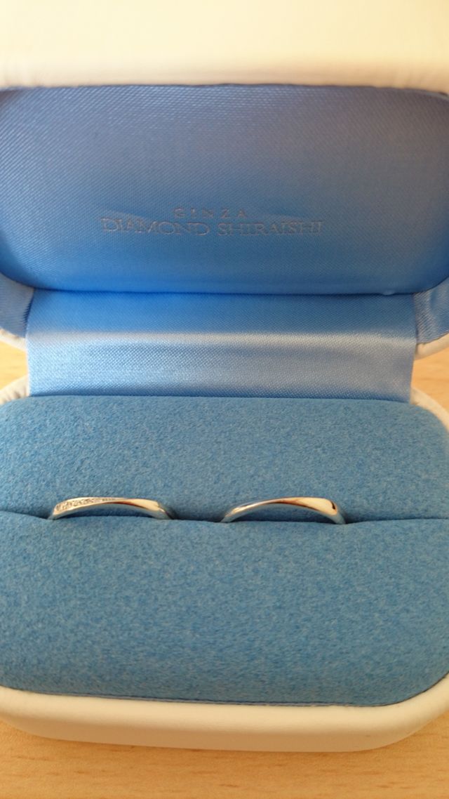 キレイな曲線のアムレットです。