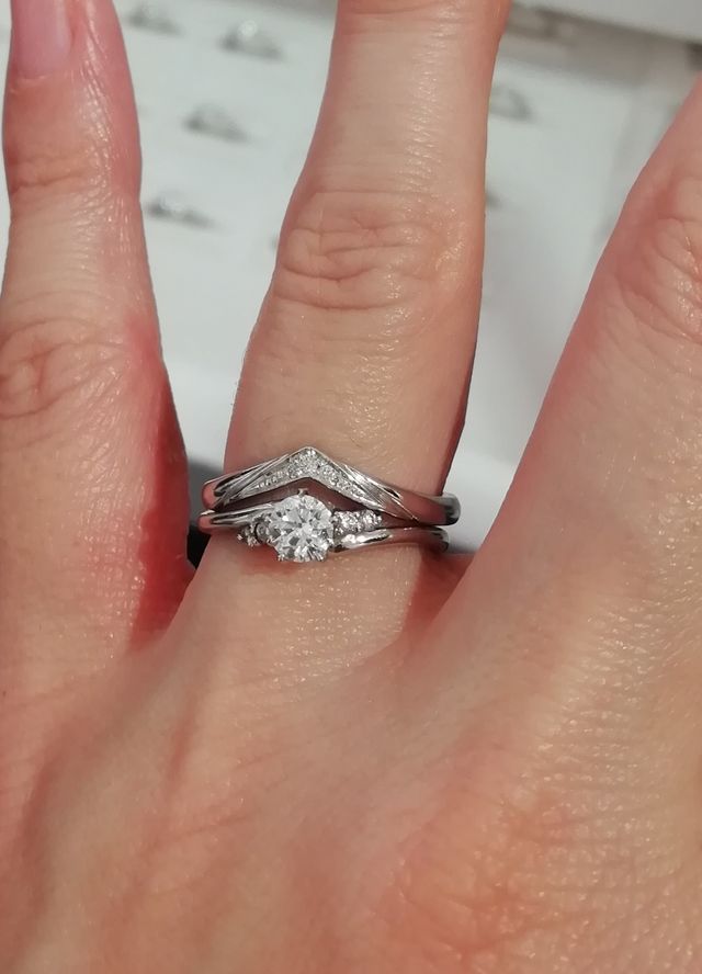 婚約指輪との重ねづけ