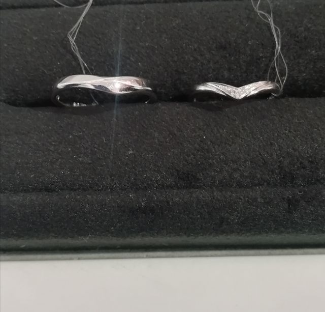 Ｖライン　プラチナ　マリッジリングペア