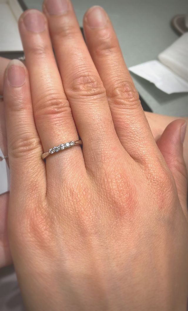 5つのダイヤモンドがついてます。