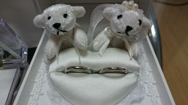 私と夫の指輪
クマさんケースはプレゼントで頂きました。