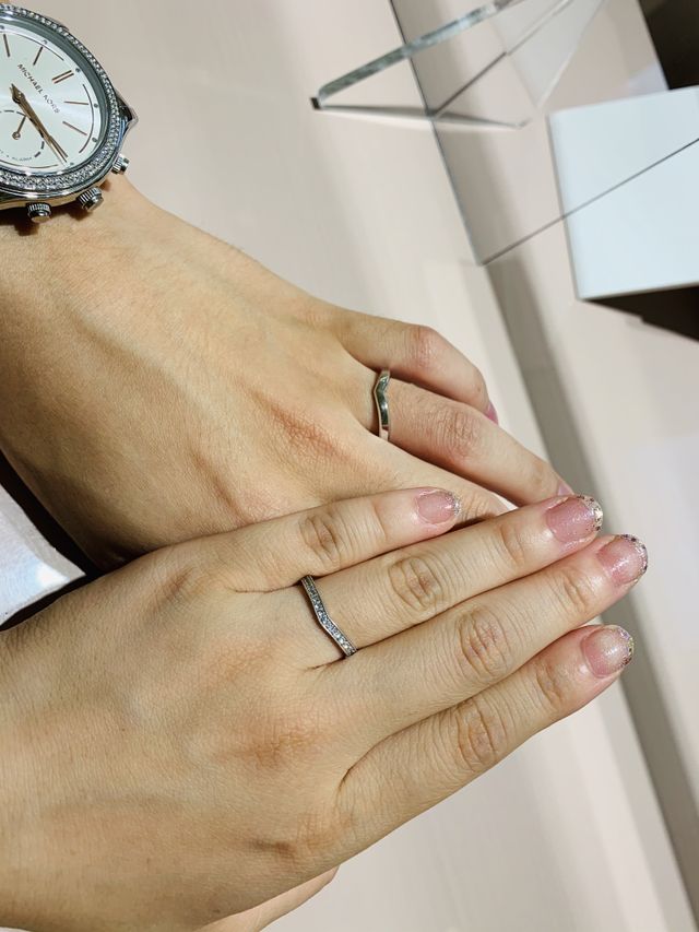 クラシカルなデザインがとても可愛く一目惚れで決めました。
