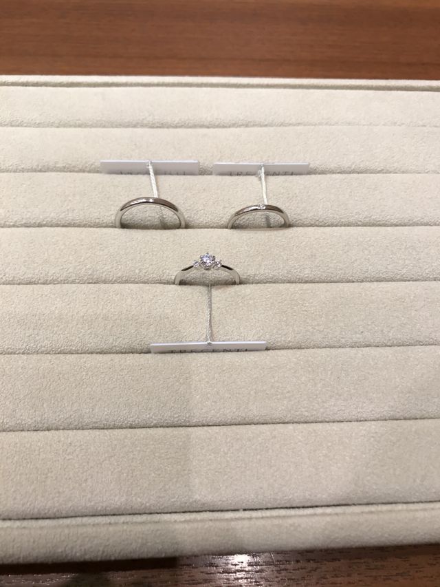 セットで使える結婚指輪と婚約指輪を選びました