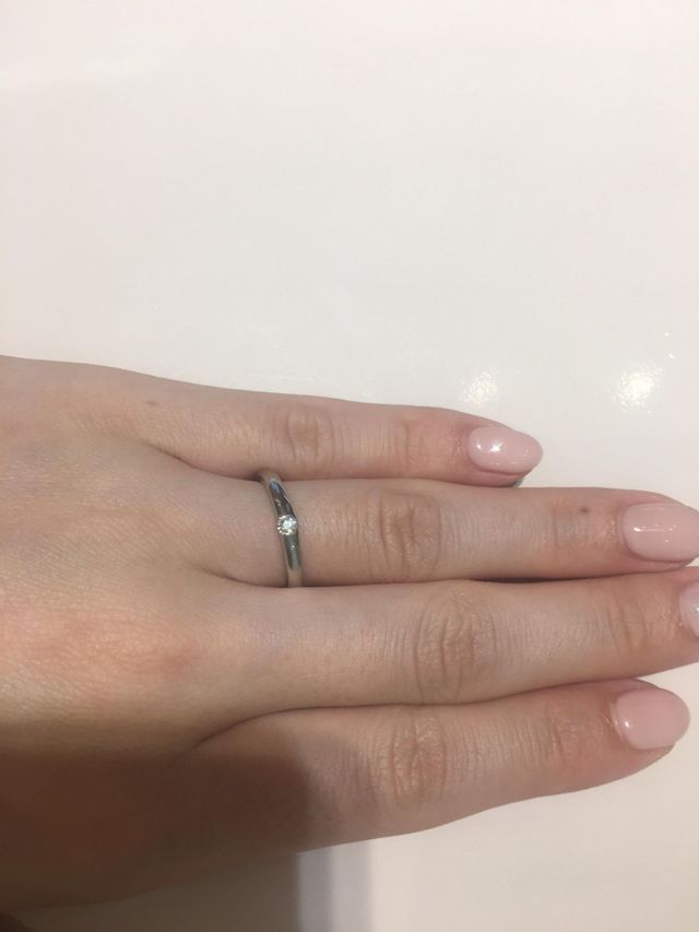 シンプルな一粒ダイヤは存在感抜群です。