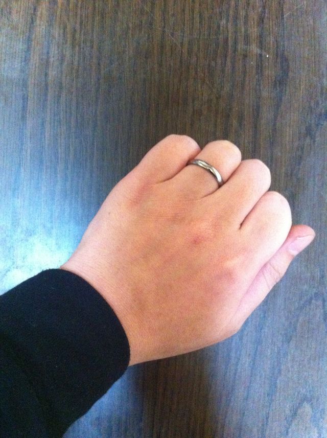 飽きのこないシンプルなデザインが気に入っています。