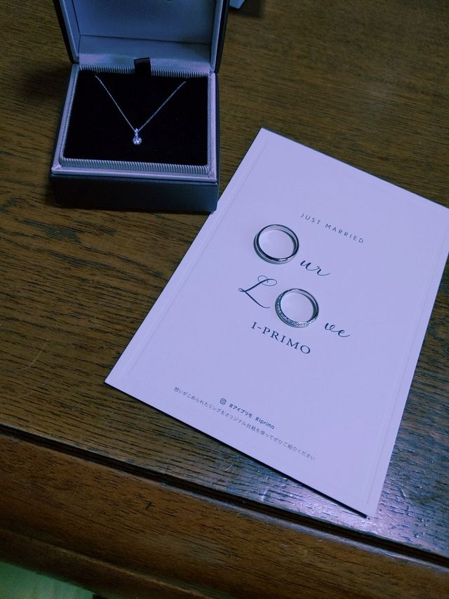 頂いたリングとその場で購入したネックレス