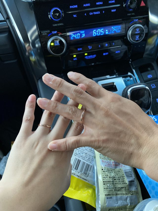 2人とも付けて写真を撮りました