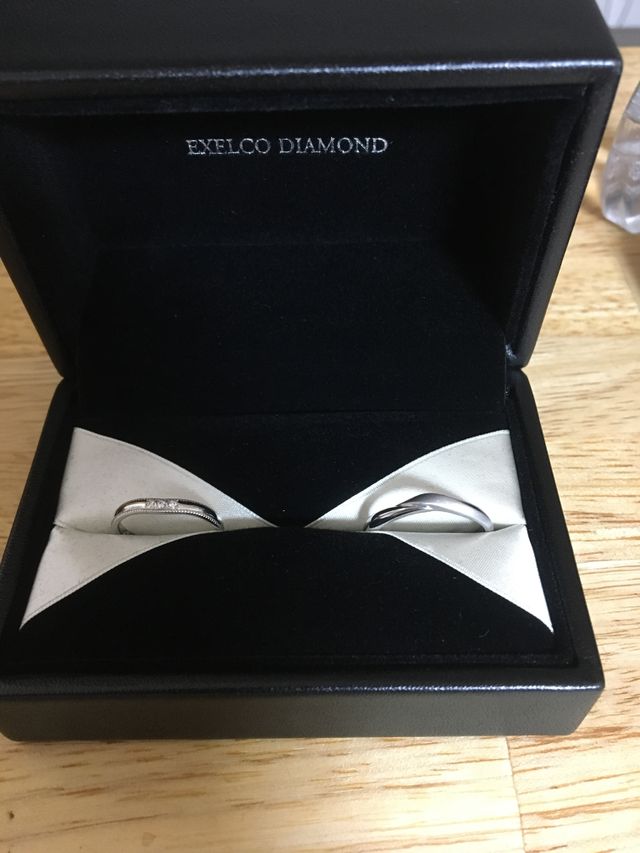 ペアの結婚指輪です。