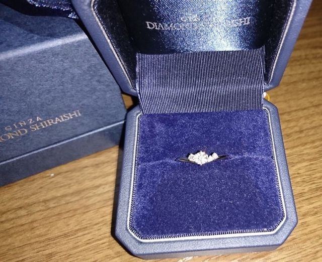 Vラインで手が綺麗にみえます。