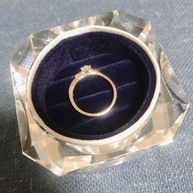 婚約指輪らしい特別なデザインが気に入りました