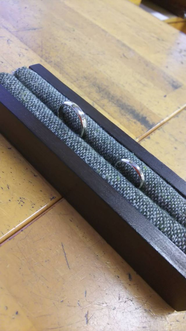 手彫デザインは自分たちで考えたものをオーダー。