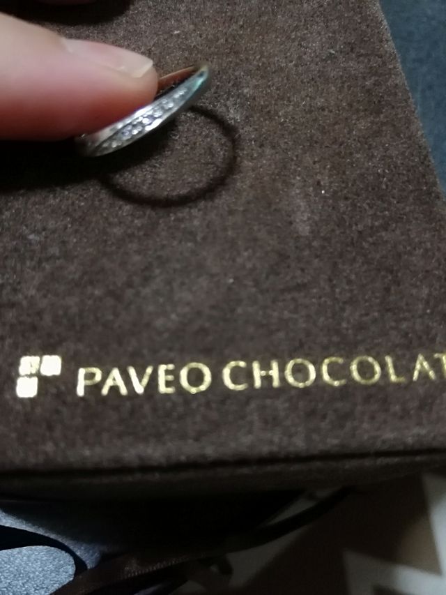 シンプルなデザインで傷のつきにくいものを選びました。