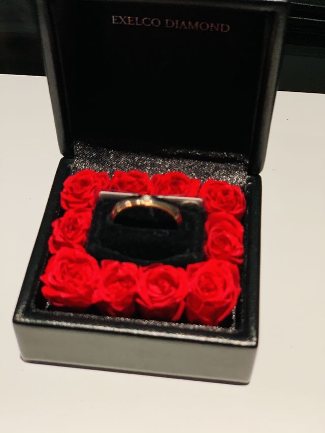 結婚指輪として8号を購入、色がコンビとなっておりとても素敵！