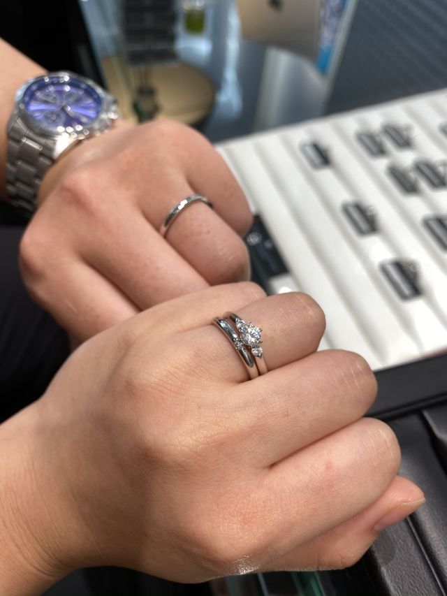 セットで使える結婚指輪と婚約指輪を選びました