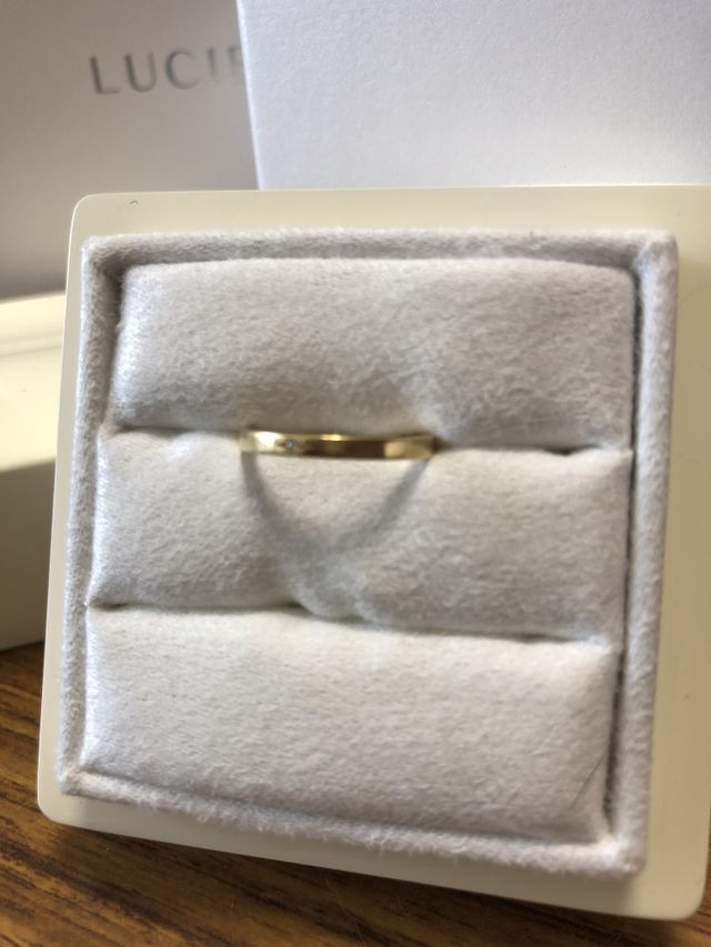 ゴールドの結婚指輪です。