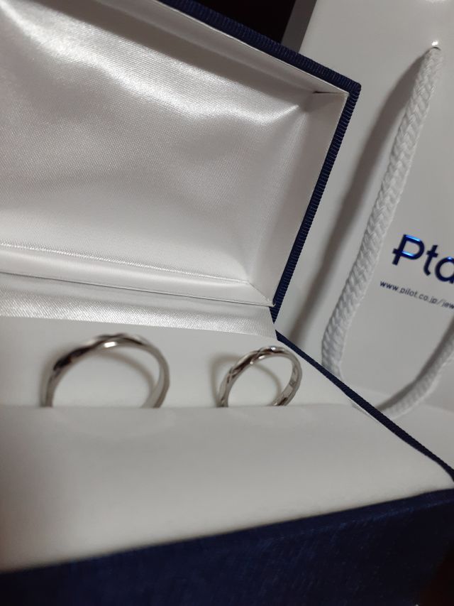 結婚指輪(男性・女性用)
指輪ケース及び包装も撮影